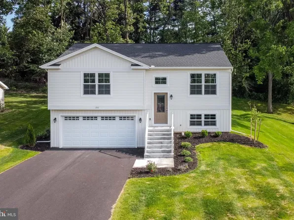 197 Echo Dr, Chambersburg, PA 17202