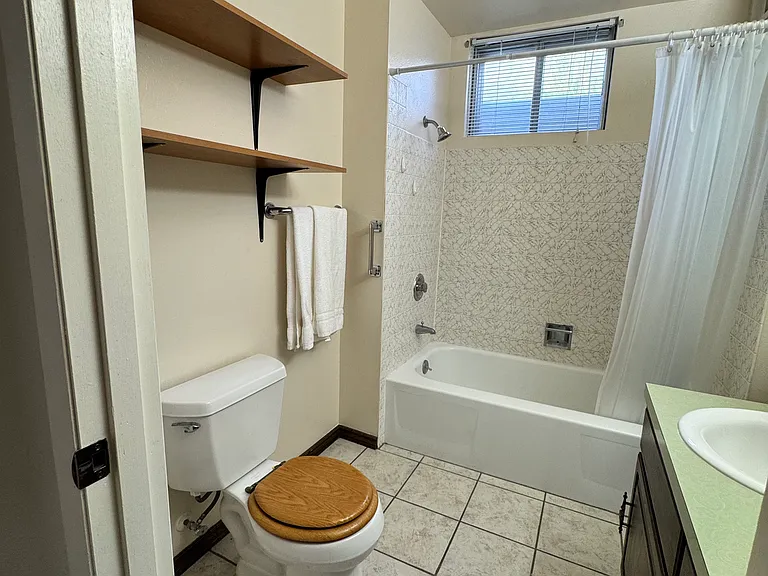 4601 Hillcrest Dr — Photo 13