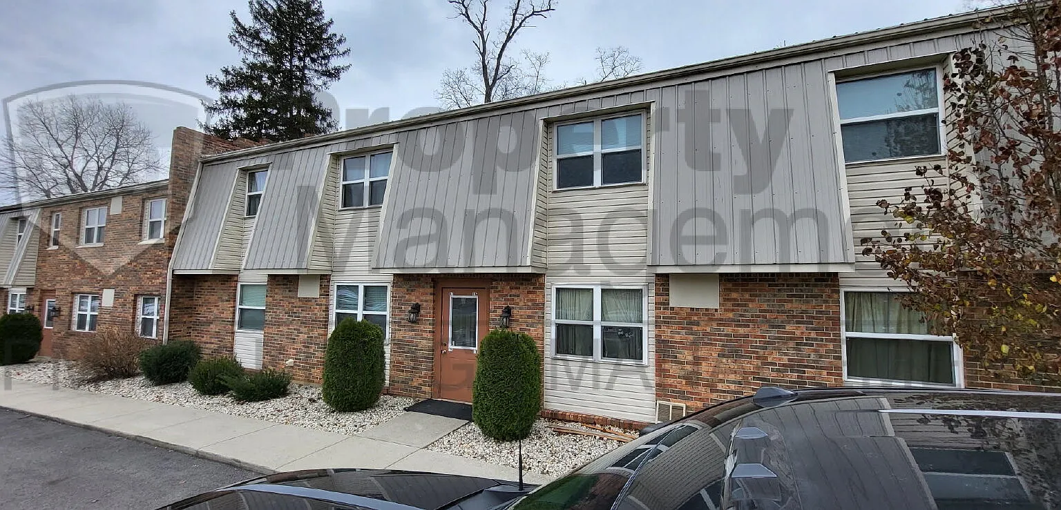 2 bed, 1.0 bath, 835 sqft, $950 — Photo 1