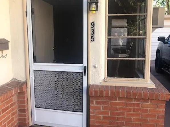 935 W Harding Way, Stockton, CA 95203