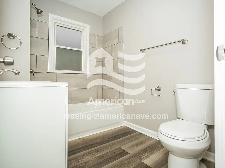 1295579_011_wm_-_main_bedroom_13116590.jpg