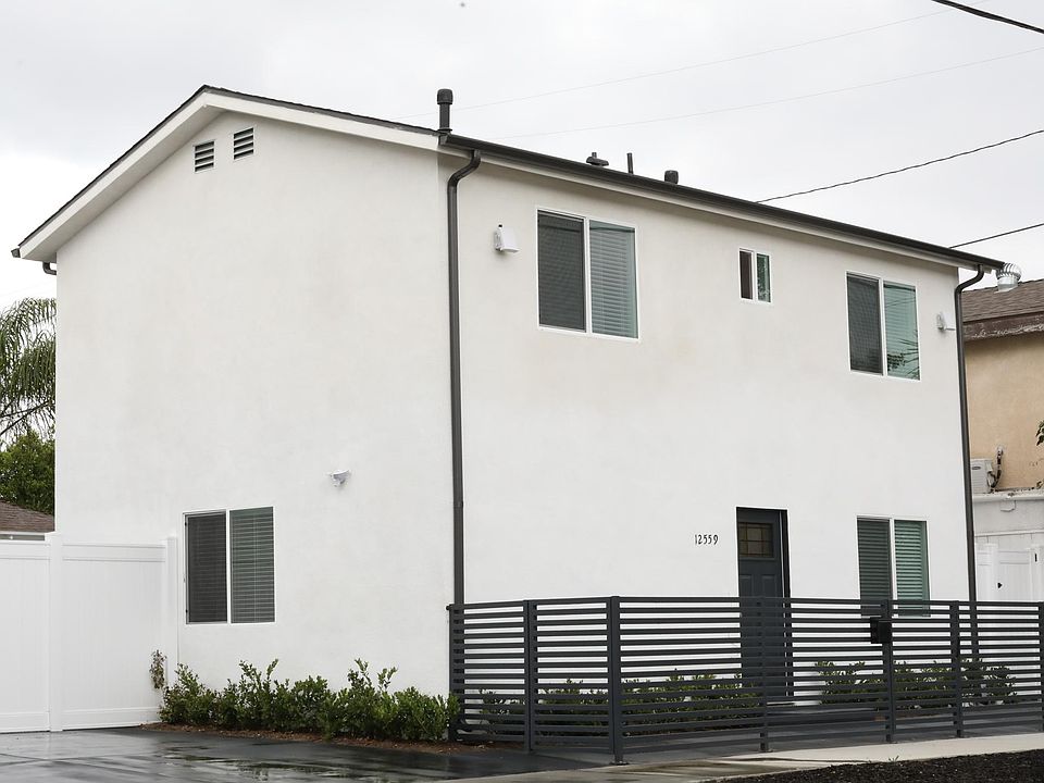 1st image of 12559 Erwin St