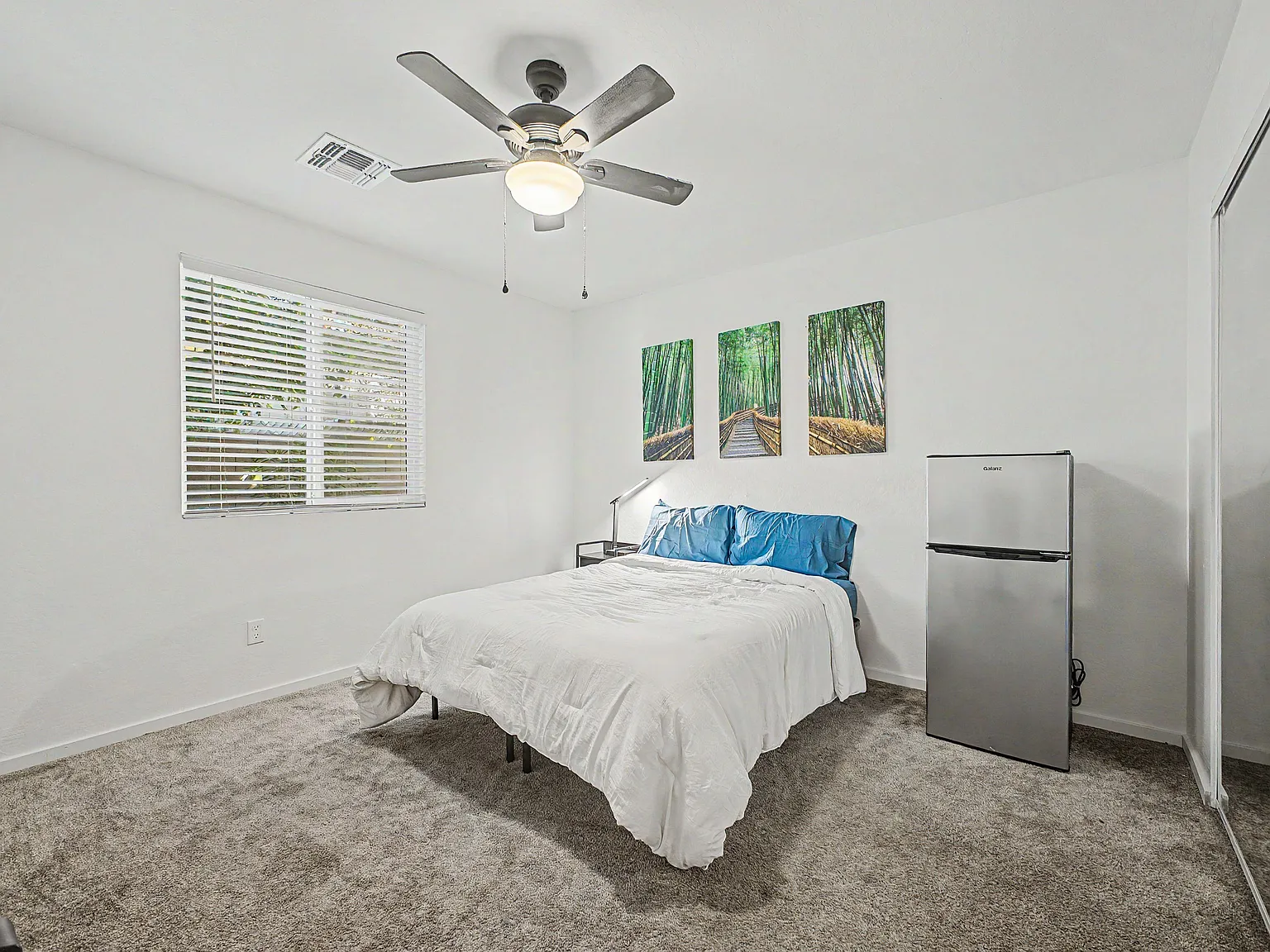 4 bed, 2.0 bath, 1019 sqft, $1,070 — Photo 1