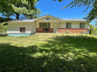 111 Deity Dr, Fenton, MO 63026