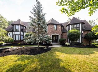 23 Stratford Ct, East Amherst, NY 14051