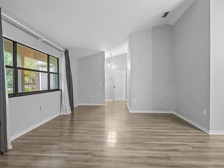 8025 SW 47th Ct — Photo 7