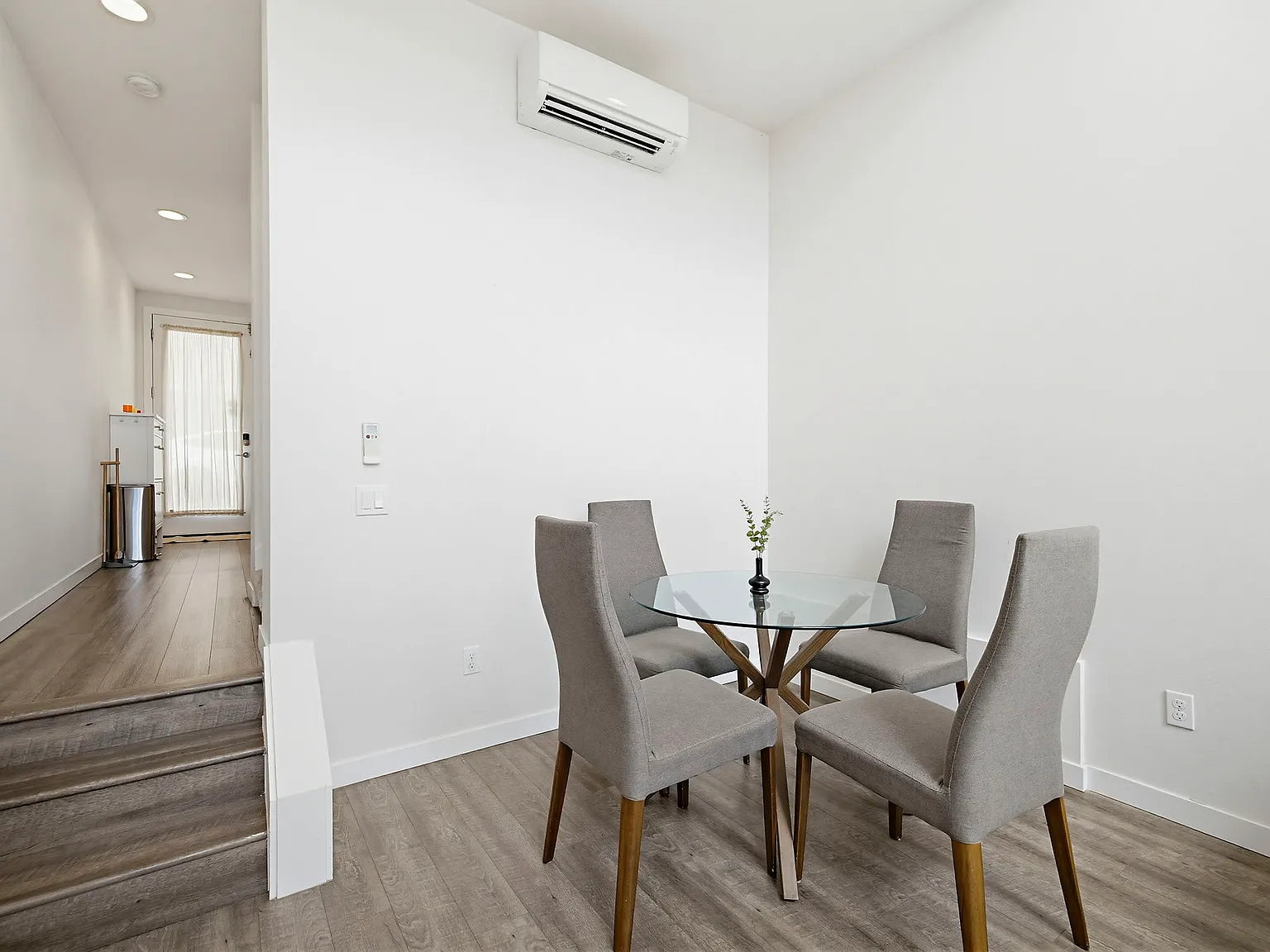 3 bed, 1412 sqft, $4,700 — Photo 4