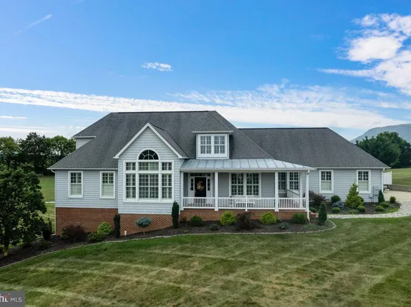 391 Beall Ave, Luray, VA 22835