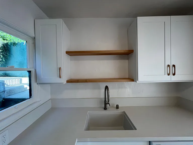 1134 N Coronado St #1/2 — Photo 9