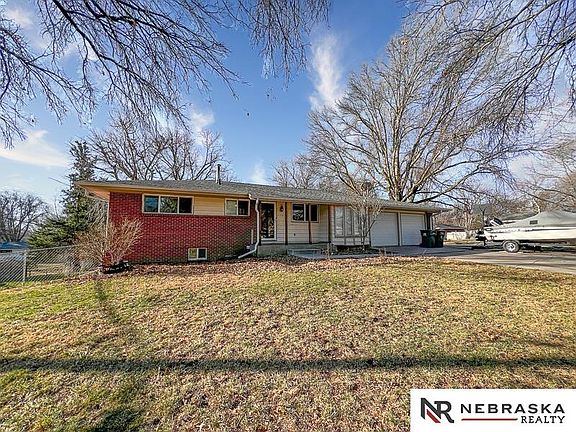 2nd image of 6501 Franklin St