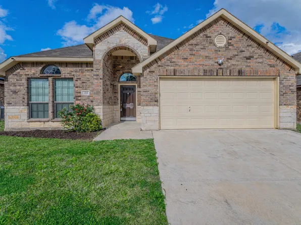 414 Lucky Landing Dr, Wilmer, TX 75172