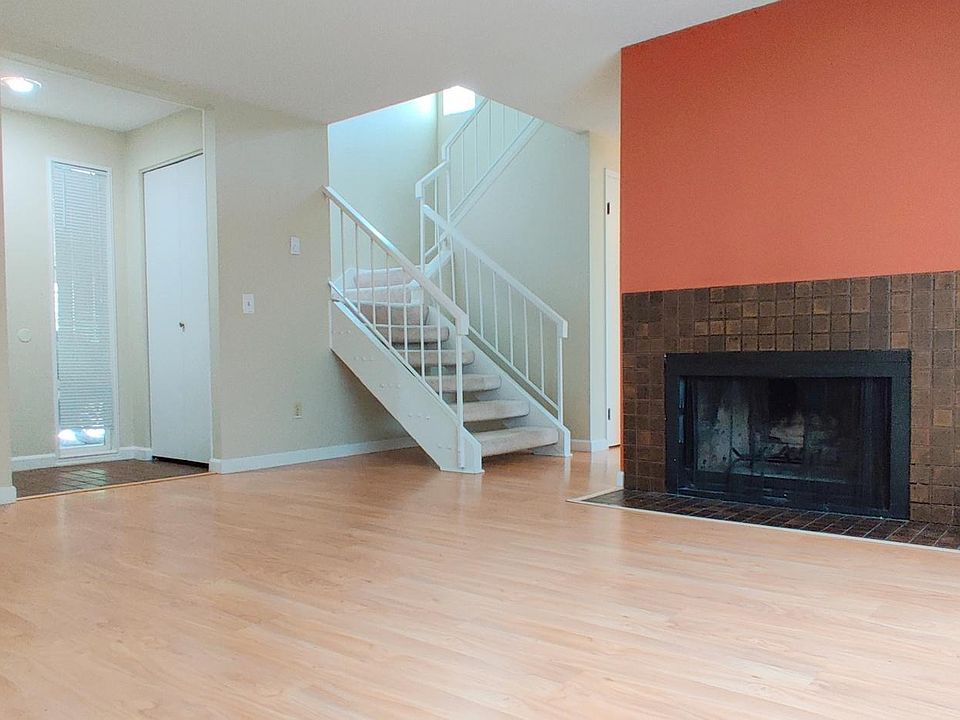 1st image of 12829 100th Ave NE APT A