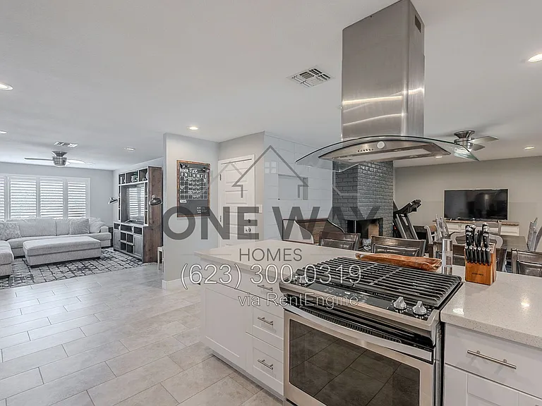 1830 N McAllister Ave — Photo 5