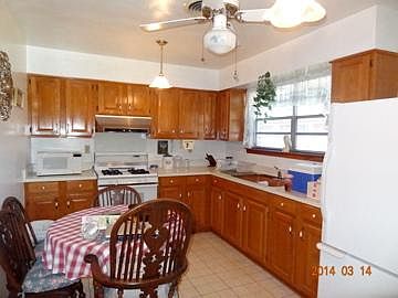 4th image of 4534 King St