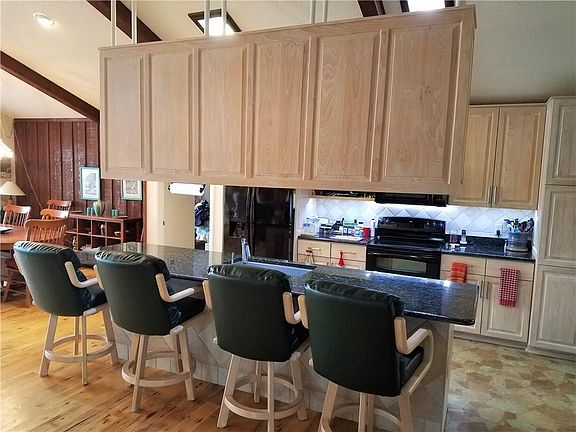 5th image of 2752 Tanglewood Dr
