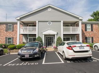 9209 Bent Pine Ct APT E, Saint Louis, MO 63126