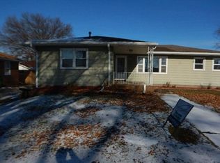 908 3rd St, Durant, IA 52747