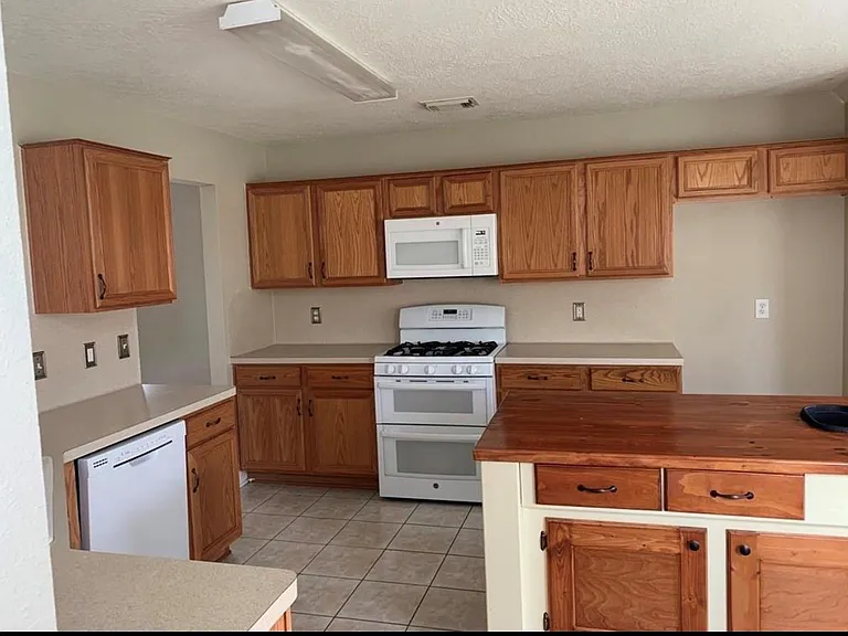 3015 Peerless Pass Ct — Photo 8