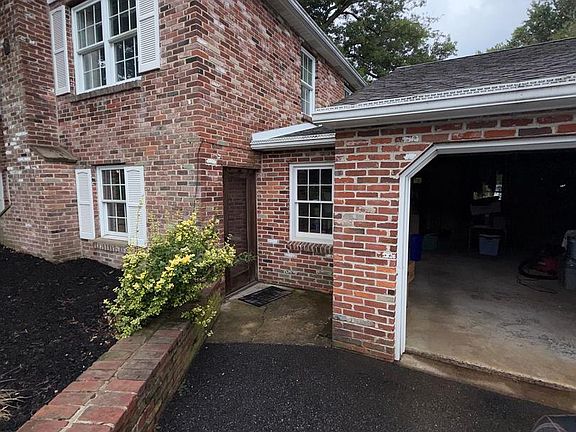 2nd image of 247 Yarmouth Ln