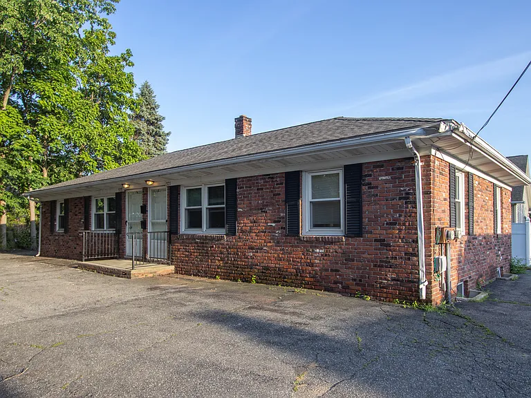 321 Montcalm St #R — Photo 33