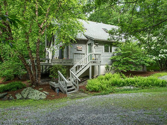 3rd image of 15 Pugsley Pl