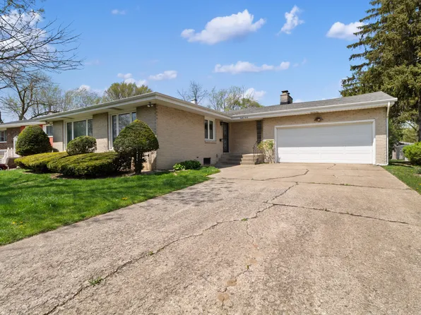 8030 Chapel Dr, Merrillville, IN 46410