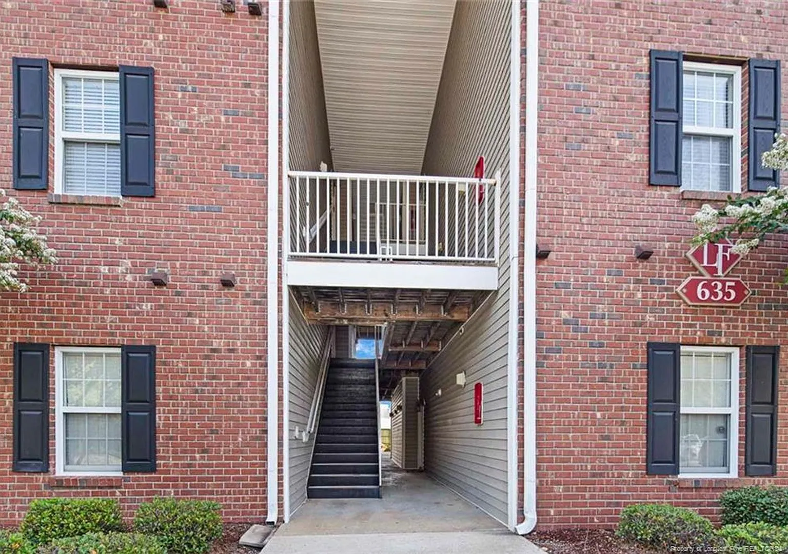 Recently reduced beautiful 2Bed/2Bath condo available now. Also featuring a move in special of 1/... — Photo 2