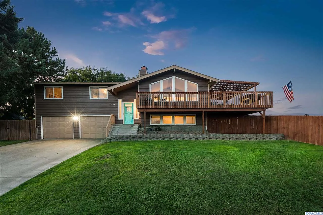 4503 Desert Dr photo 1