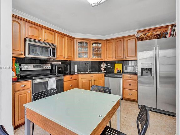 5th image of 9947 NW 47th Ter