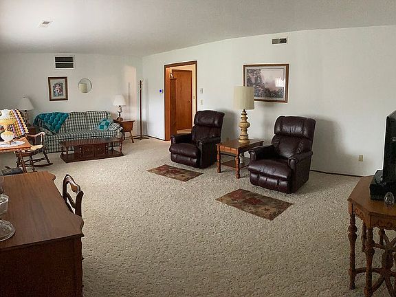 2nd image of 774 Honeysuckle Dr