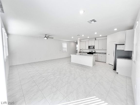 4th image of 8986 Lucky Crest St