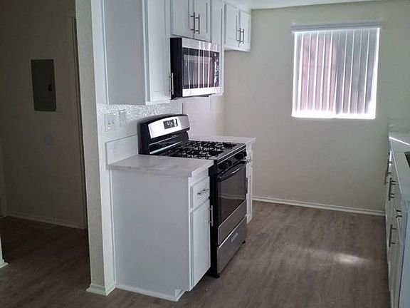 4th image of 14881 Harper St #C