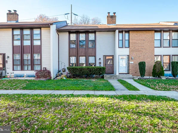 47 Twin Rivers Dr N, East Windsor, NJ 08520