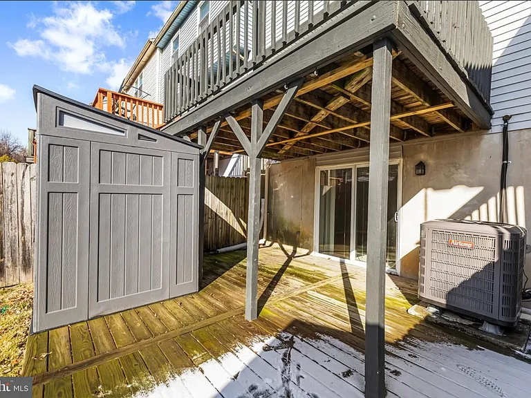21 Sandstone Ct — Photo 32