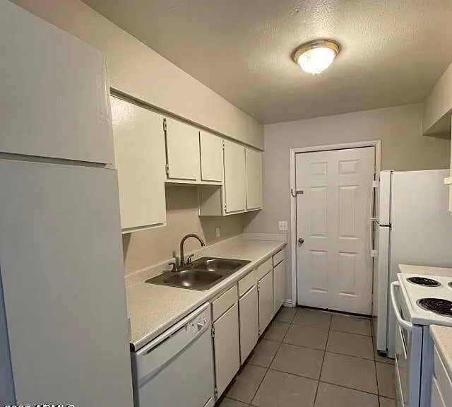 6617 W Ocotillo Rd #101 — Photo 5