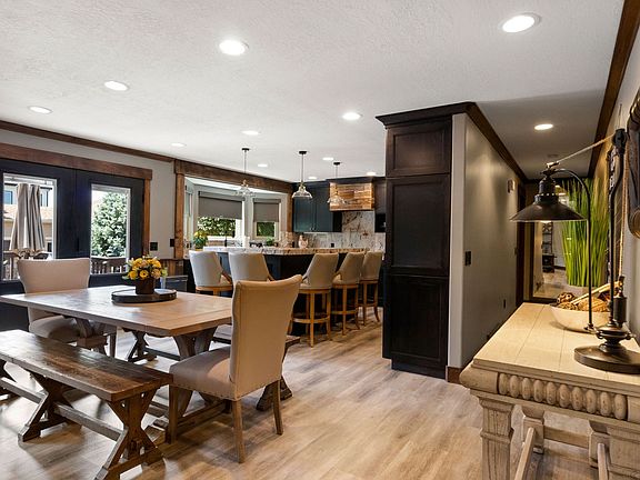 5th image of 2097 W Meridies Dr