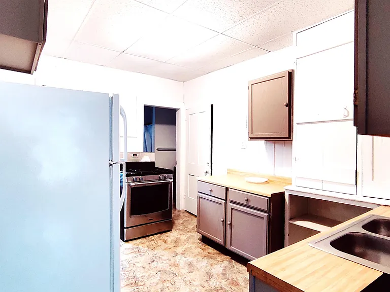 409 N Lafayette St #B — Photo 4