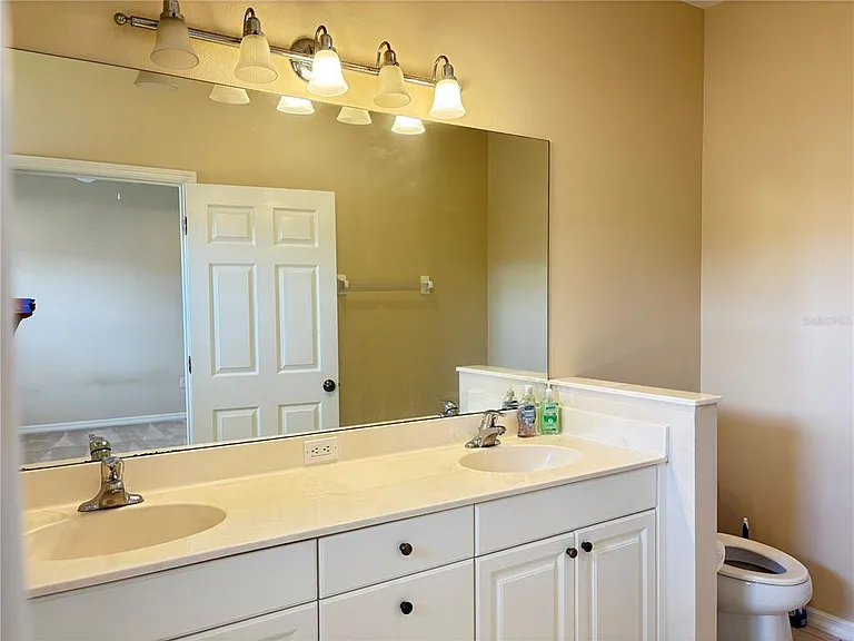 5641 Whitehead St — Photo 18