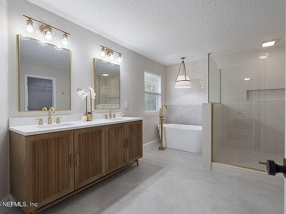 5th image of 2270 CLUB LAKE Drive