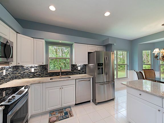 5th image of 25272 Luci Dr