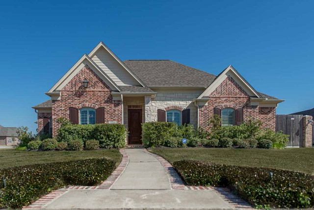 1st image of 2560 Amberwood Dr