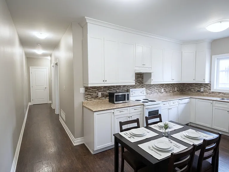 9193 A Bathurst St #MAIN — Photo 3