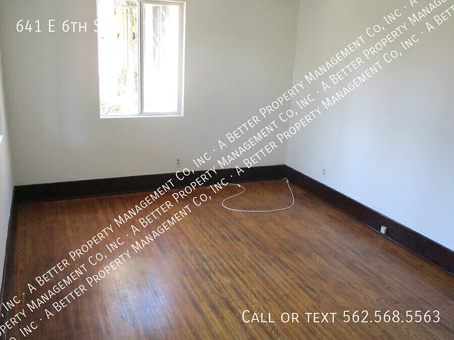 Lower Large 2 Bedroom with Hardwood Floors - W/D Hookups in unit - Parking Available — Photo 2