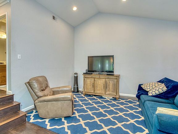 5th image of 423 Kenbrook Cir