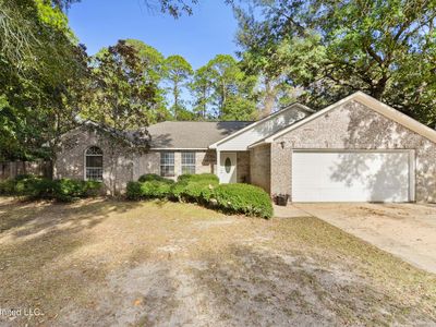 612 Oak St, Ocean Springs, MS, 39564