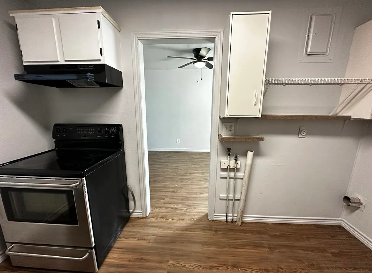 1308 Northwest Euclid Avenue - 3 — Photo 2