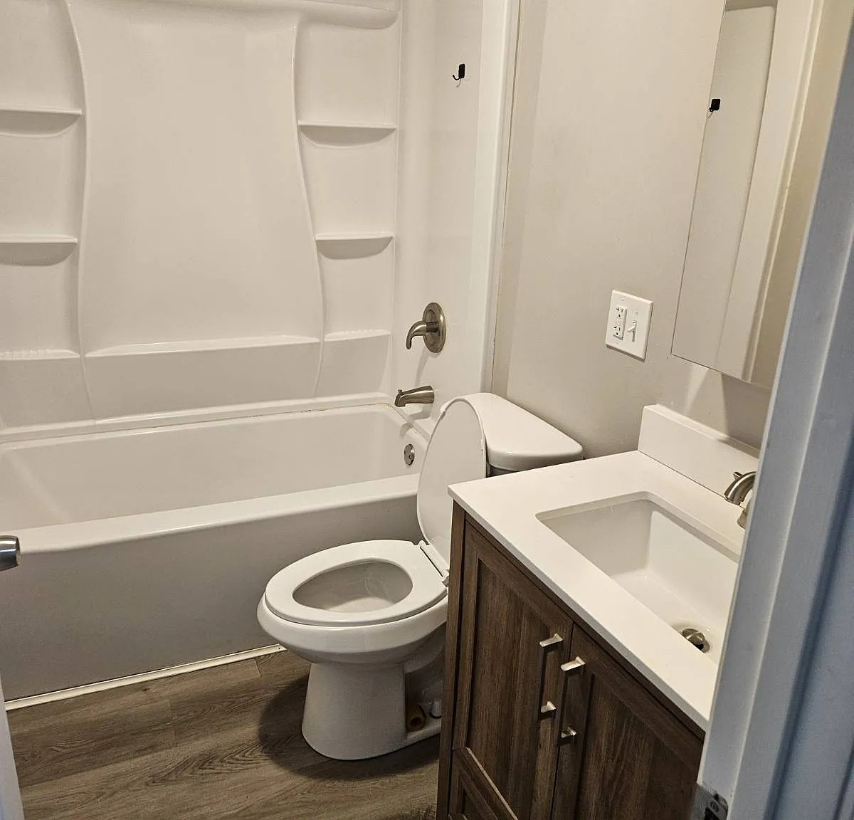 2 bed, $1,600 — Photo 1