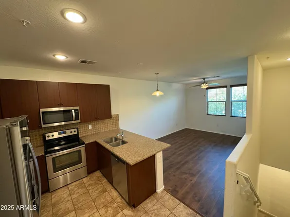 2330 E Huntington Dr #103, Phoenix, AZ 85040