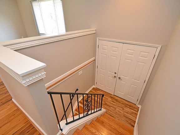 2nd image of 1367 Minaret Ct