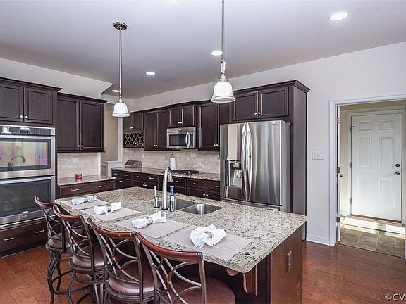 3rd image of 7727 Leyland Cypress Ln